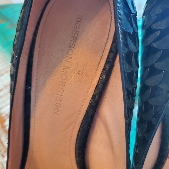 Heels - Picture 2 of 4